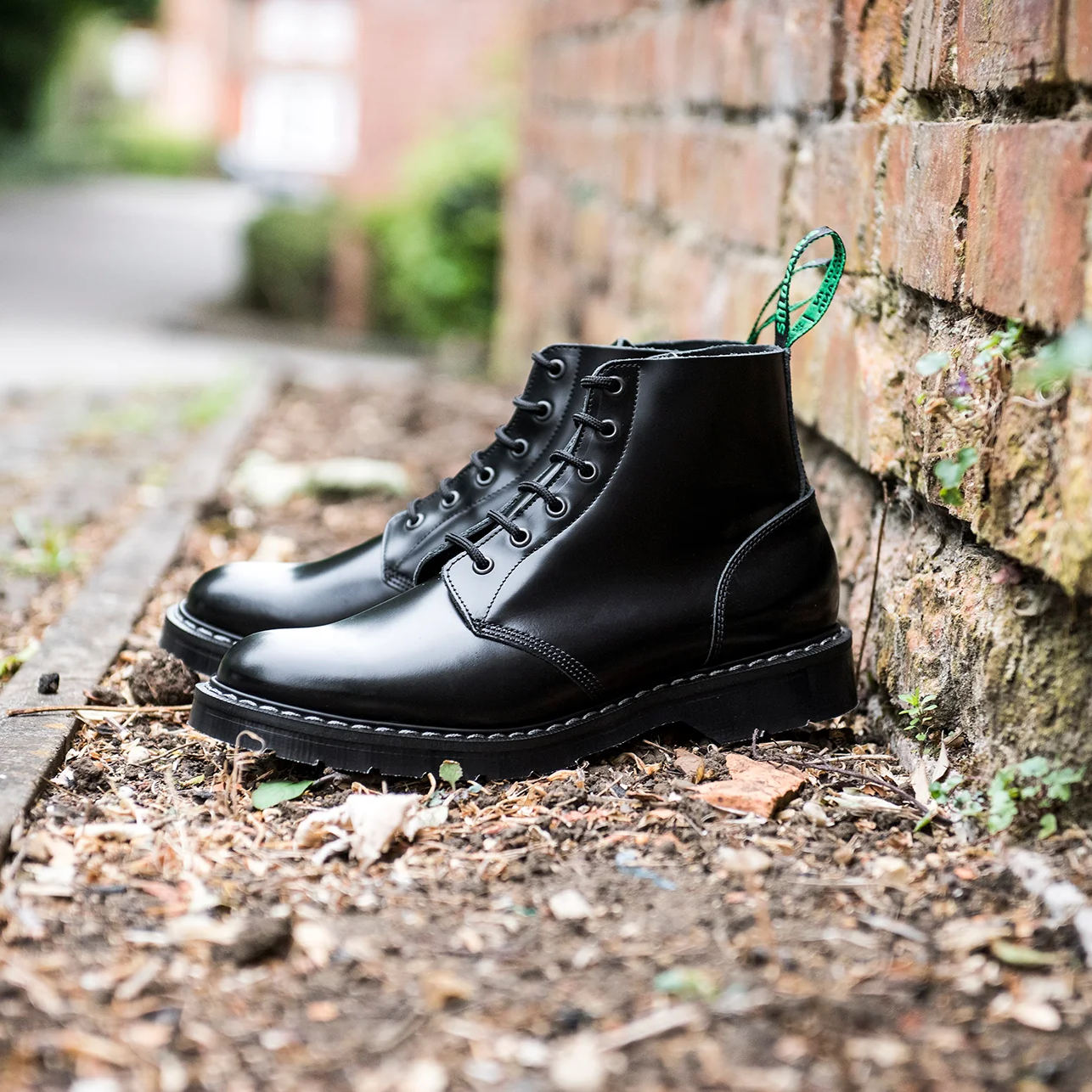 Astronaut Boot 6 Eye - Black Hi Shine